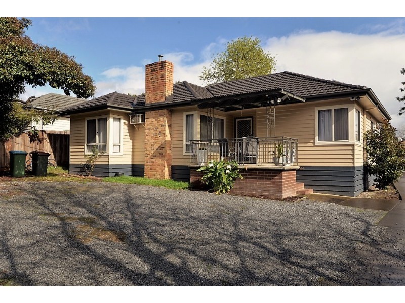 53 Blazey Road, Croydon South VIC 3136