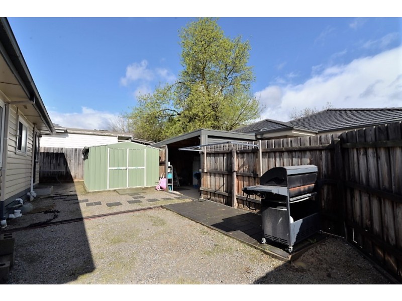 53 Blazey Road, Croydon South VIC 3136