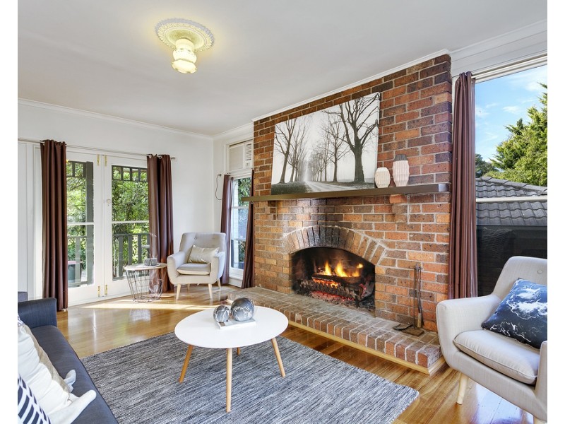 2/25 Ruskin Avenue, Croydon VIC 3136