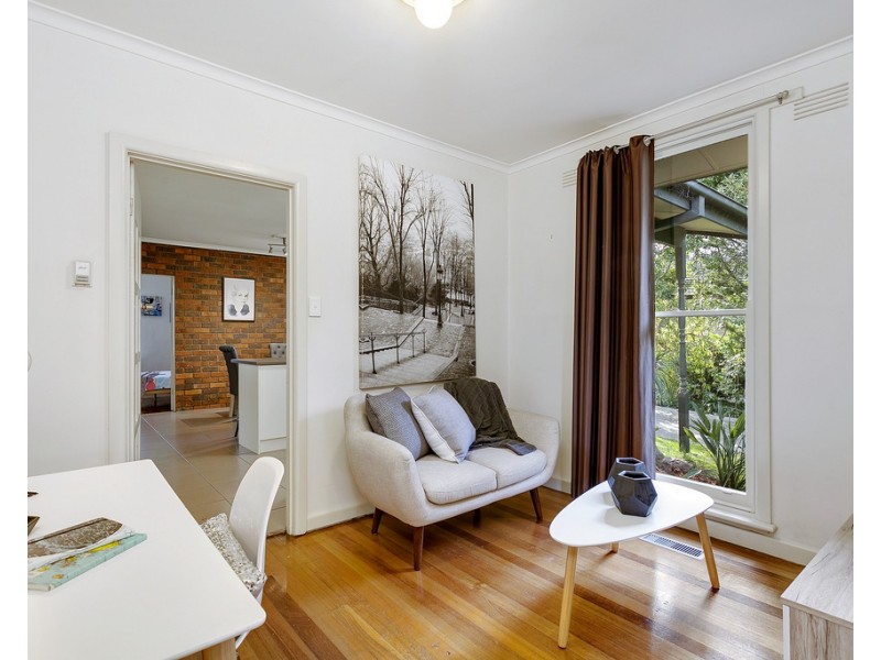 2/25 Ruskin Avenue, Croydon VIC 3136