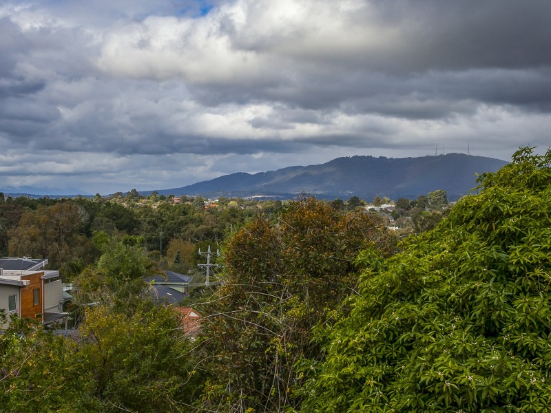 23 Byways Drive, Ringwood East VIC 3135