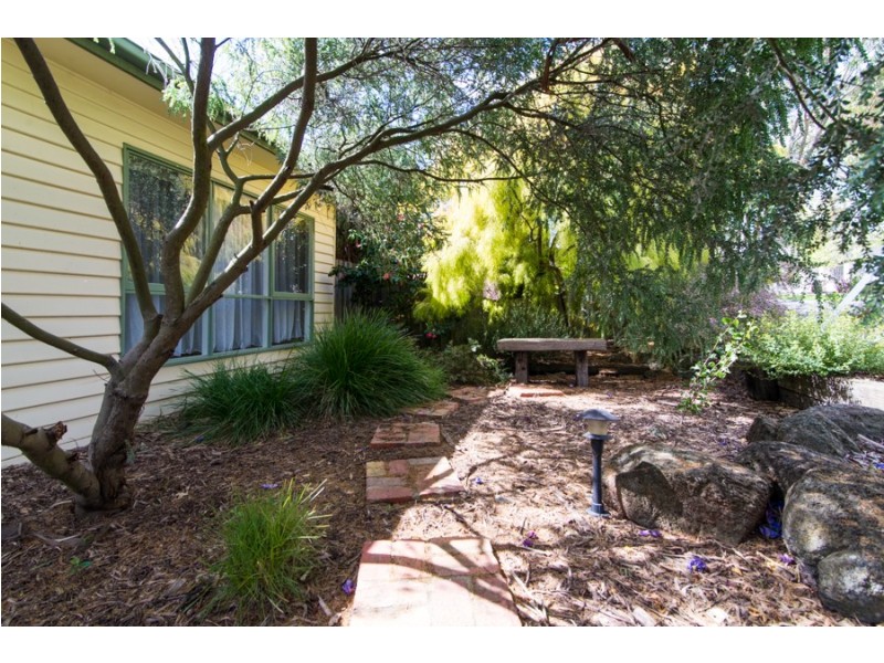 35 Lenna Street, Burwood East VIC 3151