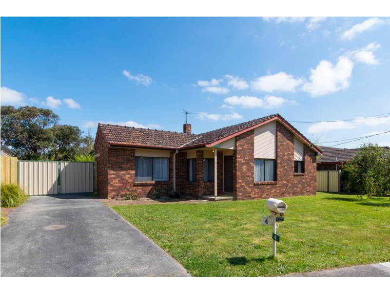 4 Harcourt Road, Boronia VIC 3155