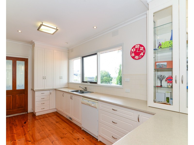 6 Cantala Crescent, Ringwood North VIC 3134