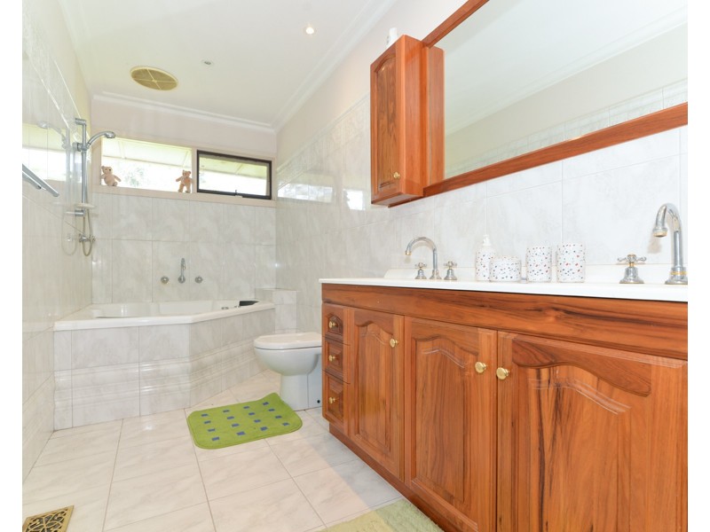 6 Cantala Crescent, Ringwood North VIC 3134