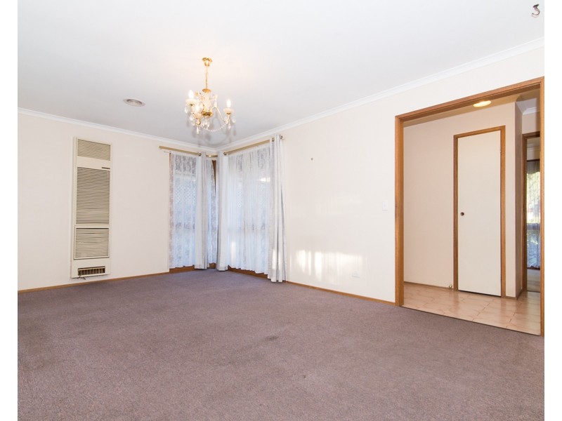 15 Mountain Heath Walk, Croydon South VIC 3136