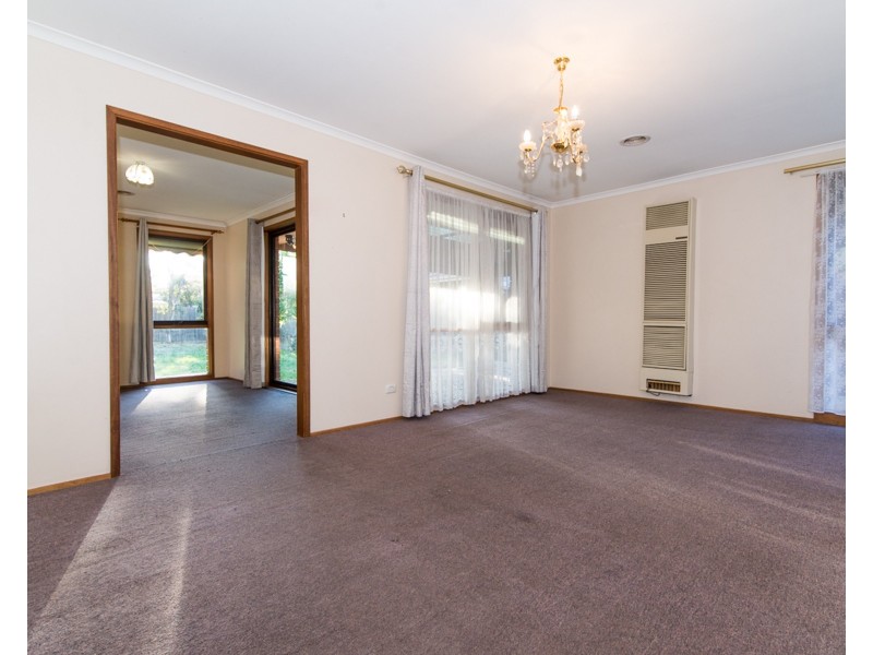 15 Mountain Heath Walk, Croydon South VIC 3136