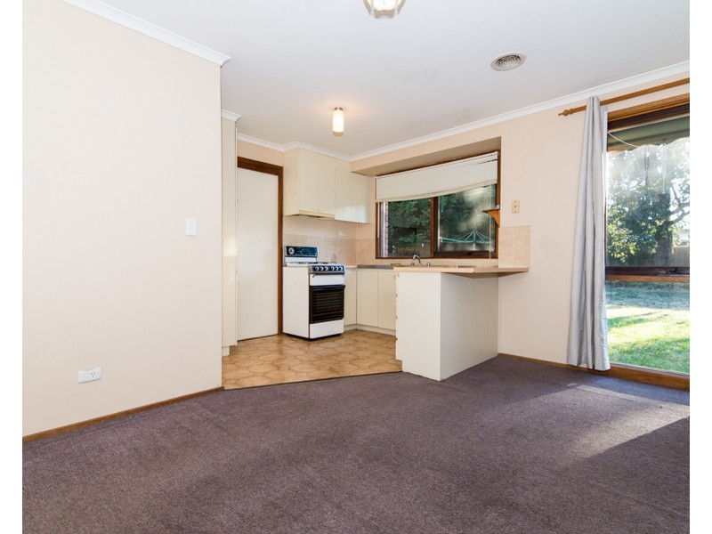 15 Mountain Heath Walk, Croydon South VIC 3136