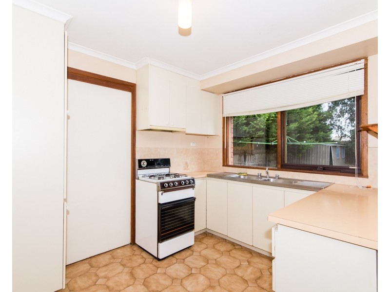 15 Mountain Heath Walk, Croydon South VIC 3136