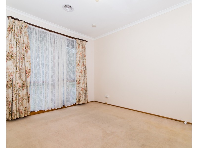15 Mountain Heath Walk, Croydon South VIC 3136