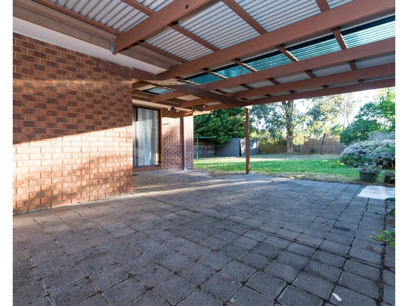 15 Mountain Heath Walk, Croydon South VIC 3136