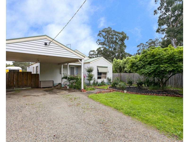 2 Meadow Crescent, Badger Creek VIC 3777