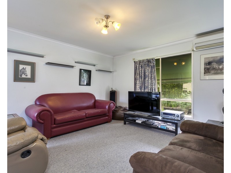 2 Meadow Crescent, Badger Creek VIC 3777