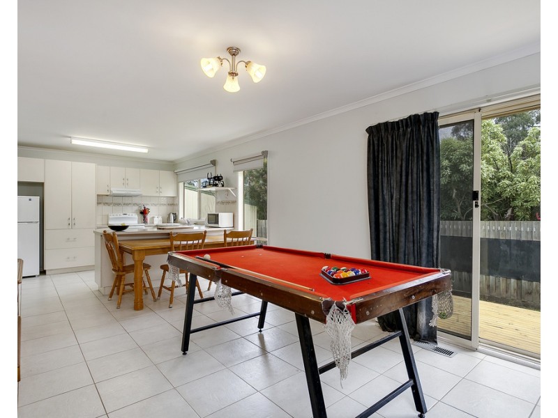 2 Meadow Crescent, Badger Creek VIC 3777