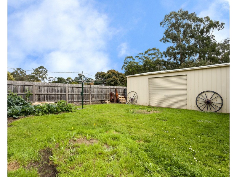 2 Meadow Crescent, Badger Creek VIC 3777