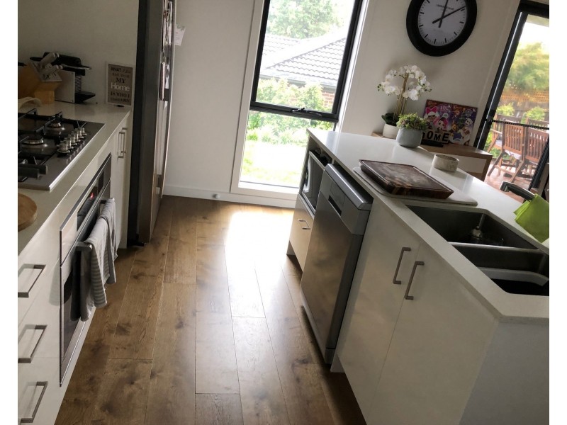 8 Newhaven Lane, Croydon VIC 3136