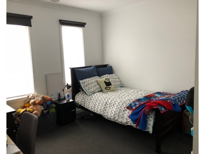 8 Newhaven Lane, Croydon VIC 3136