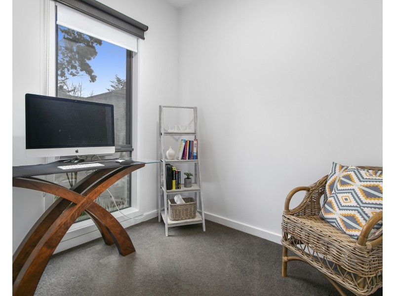 8 Newhaven Lane, Croydon VIC 3136
