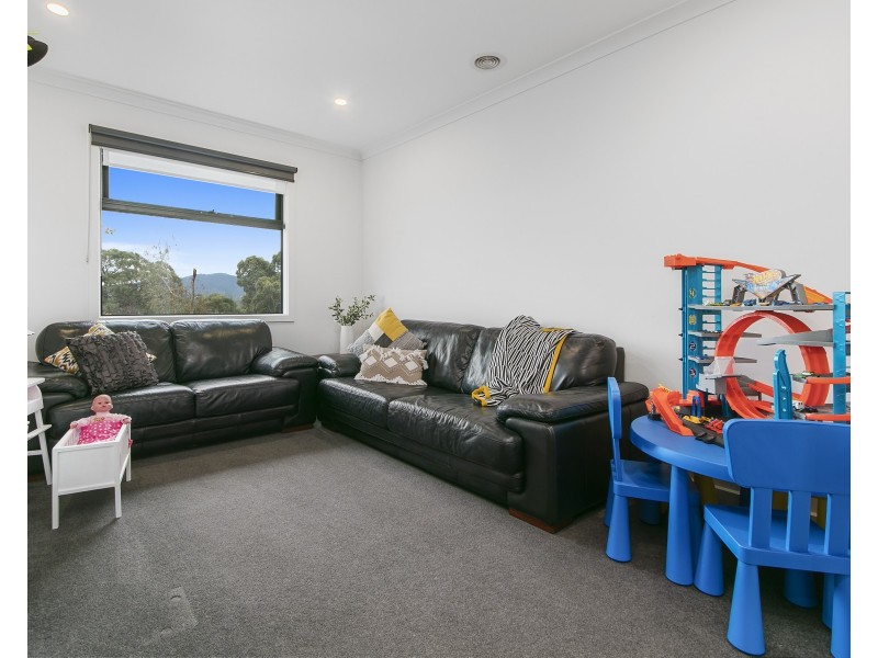8 Newhaven Lane, Croydon VIC 3136