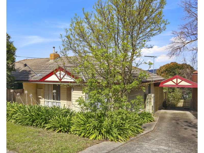 1/1 Velden Avenue, Ferntree Gully VIC 3156