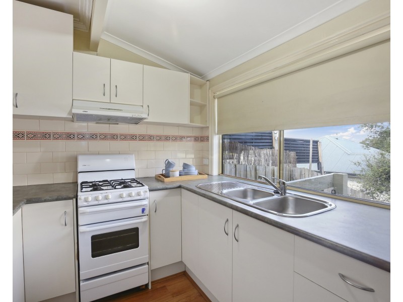 1/1 Velden Avenue, Ferntree Gully VIC 3156