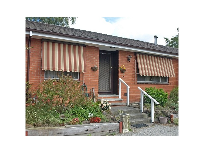 2/7 Fortuna Ave, Croydon VIC 3136