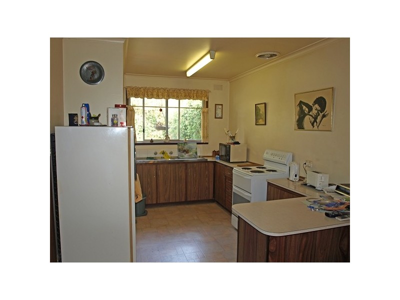 2/7 Fortuna Ave, Croydon VIC 3136