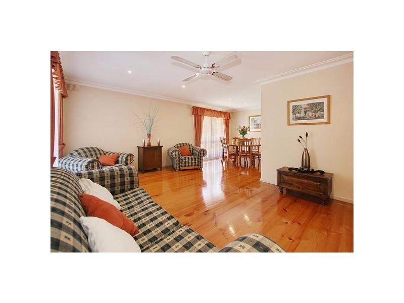 17 The Avenue, Montrose VIC 3765