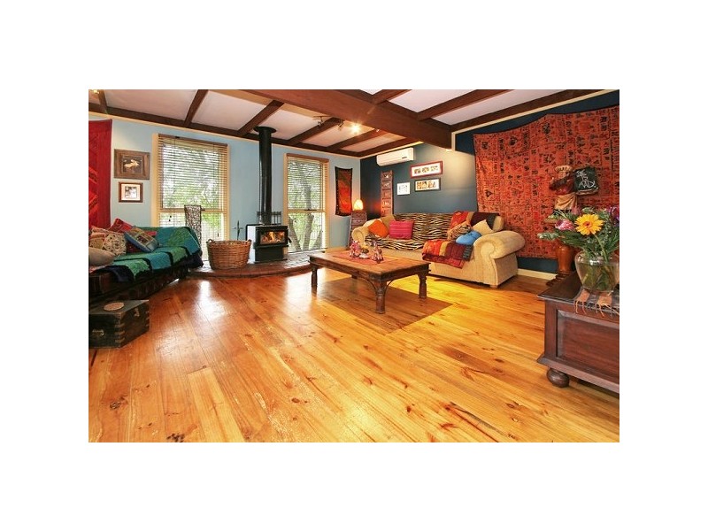 17 Robertson Cres, Boronia VIC 3155