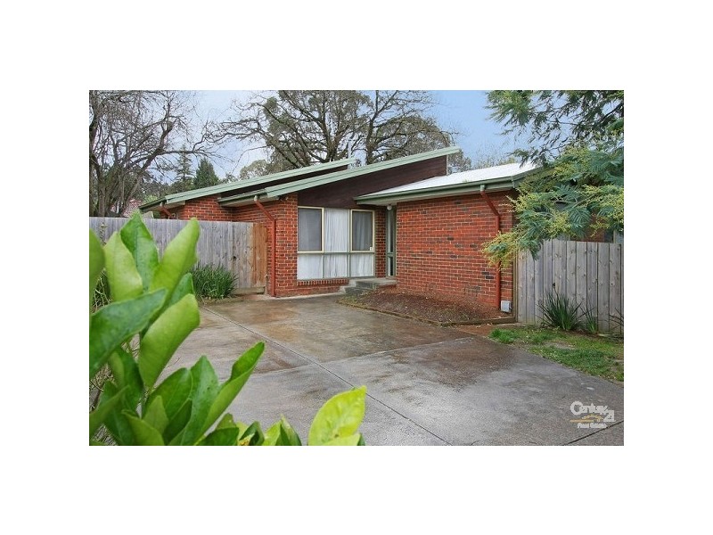 2/1 Fernwood Ave, Ringwood East VIC 3135