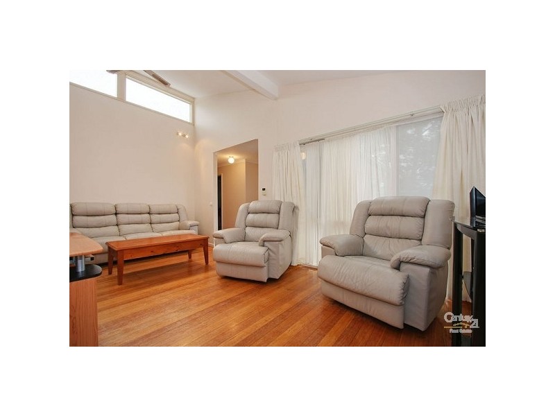 2/1 Fernwood Ave, Ringwood East VIC 3135