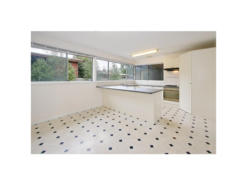 6 Stanley Ave, Ringwood East VIC 3135