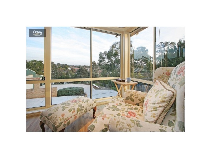 9 Waterview Crt, Croydon Hills VIC 3136