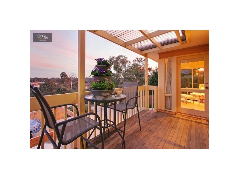 9 Waterview Crt, Croydon Hills VIC 3136