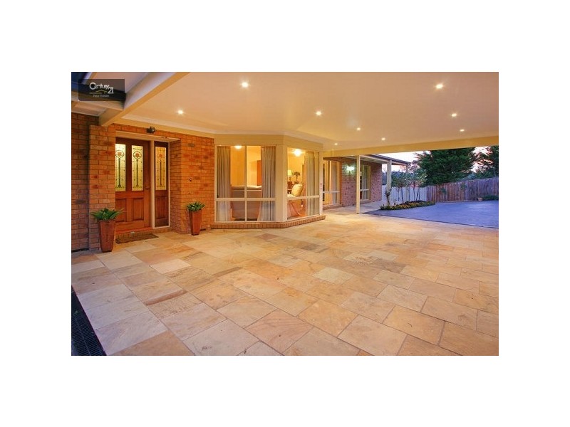 9 Waterview Crt, Croydon Hills VIC 3136