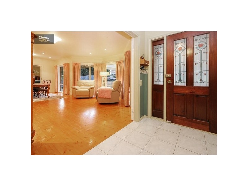 9 Waterview Crt, Croydon Hills VIC 3136