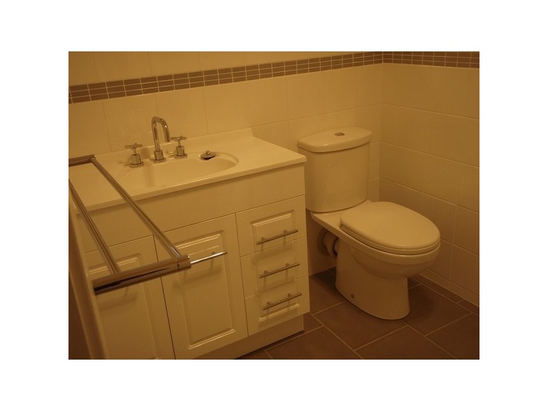 4/18 Great Ryrie St, Ringwood VIC 3134