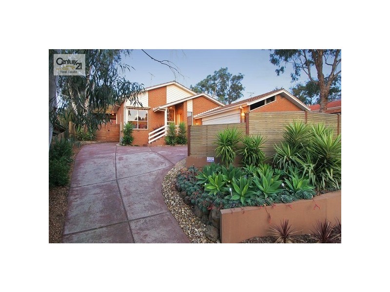 132 Nangathan Way, Croydon North VIC 3136