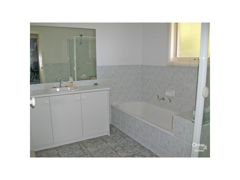 4/11 Armstrong Road, Bayswater VIC 3153