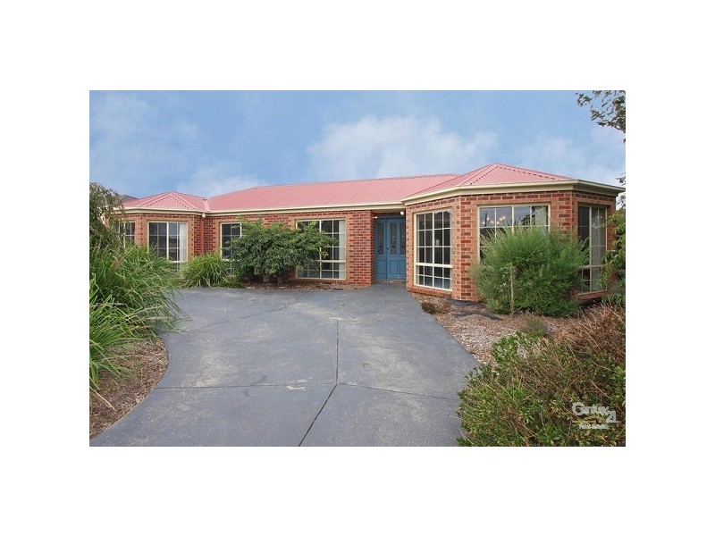 5 Tudor Crt, Narre Warren VIC 3805