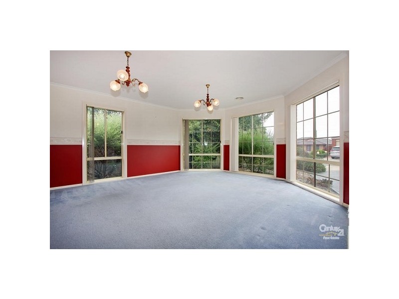 5 Tudor Crt, Narre Warren VIC 3805