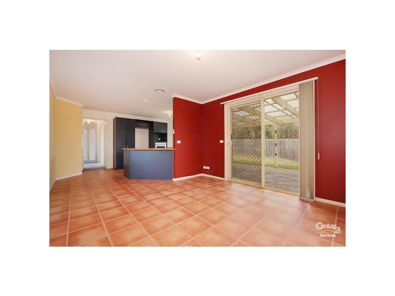 5 Tudor Crt, Narre Warren VIC 3805