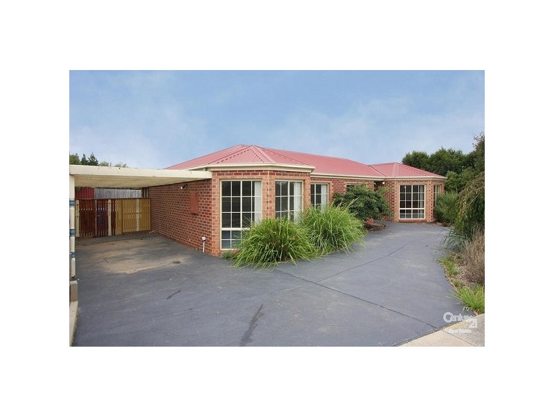 5 Tudor Crt, Narre Warren VIC 3805
