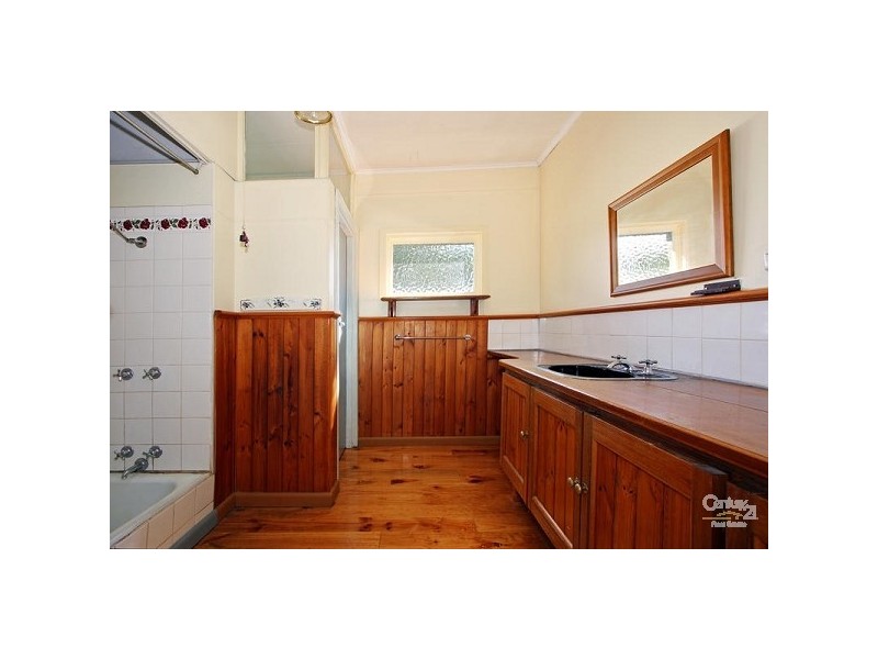 15 Alexandra Road, Ringwood East VIC 3135