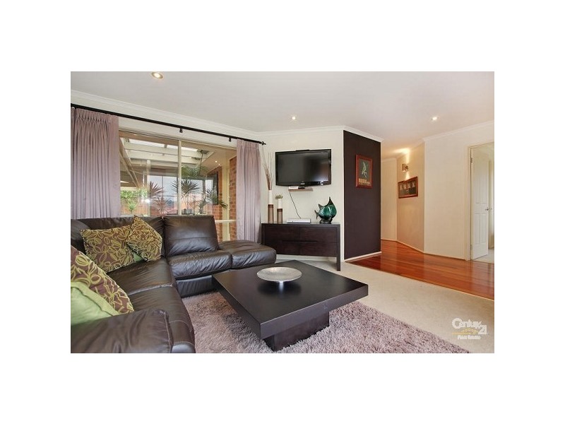 6 Kensington Place, Mooroolbark VIC 3138