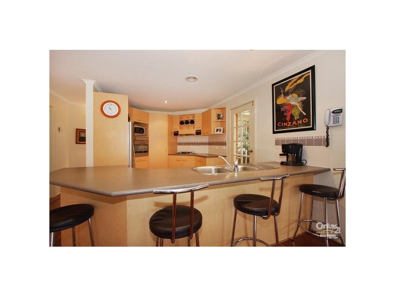 6 Kensington Place, Mooroolbark VIC 3138
