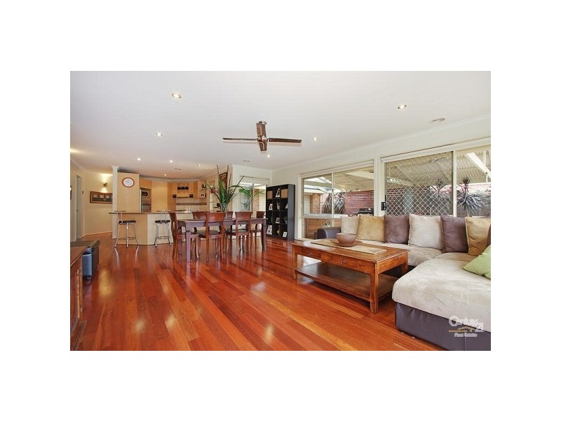 6 Kensington Place, Mooroolbark VIC 3138