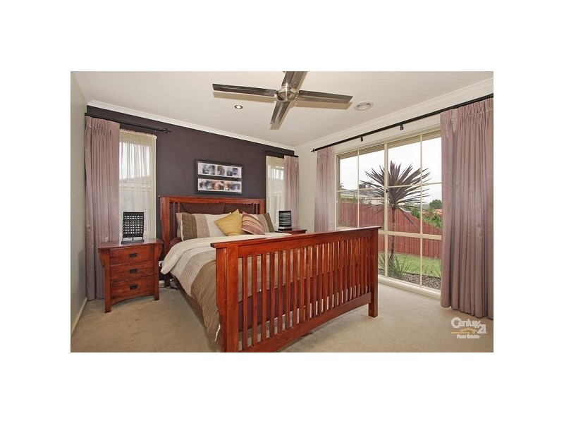 6 Kensington Place, Mooroolbark VIC 3138