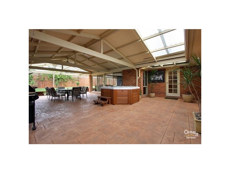 6 Kensington Place, Mooroolbark VIC 3138