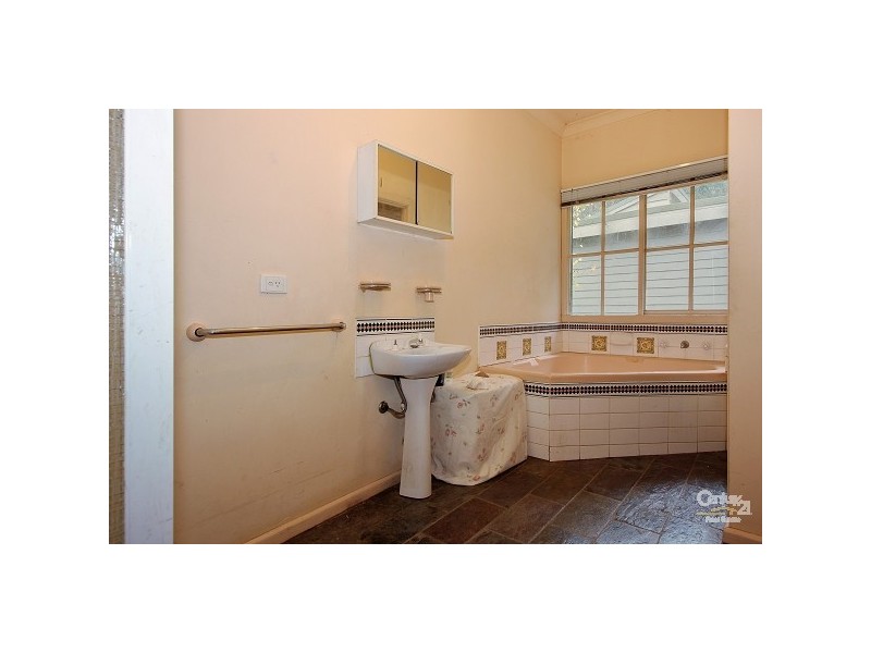 5 Ross Street, Tecoma VIC 3160